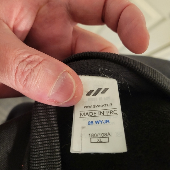 Made In PRC Fleece Lined Unisex Black Sweater With Dog On Left Chest XL - Picture 3 of 7